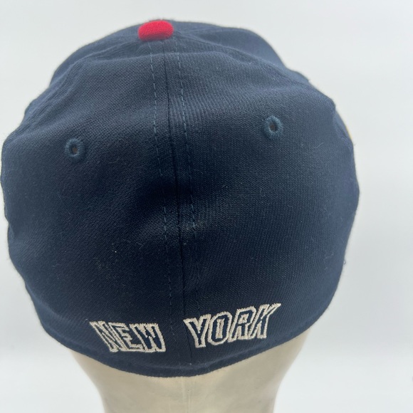 New York Yankees Hat Cap Fitted Adult Med/L Blue Red MLB Baseball New Era Mens - Picture 10 of 14